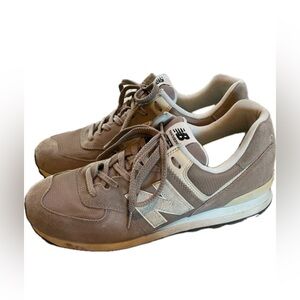 New Balance, Men’s Size 13 Beige Trending Sneakers.